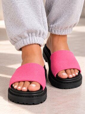 Torrid Pink Chunky Platform Sandals Extra Wide WW Size 7 NIB